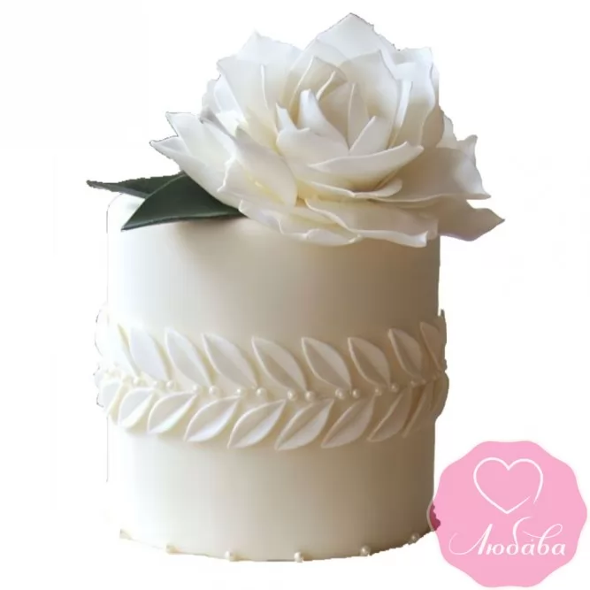 Торт на день рождения с белой розой №2492