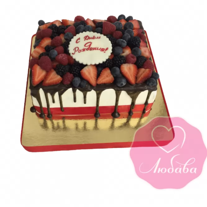 Торт на день рождения с ягодами и шоколадом №1856