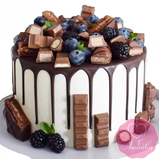 Торт без мастики со сладостями и ягодами №2514