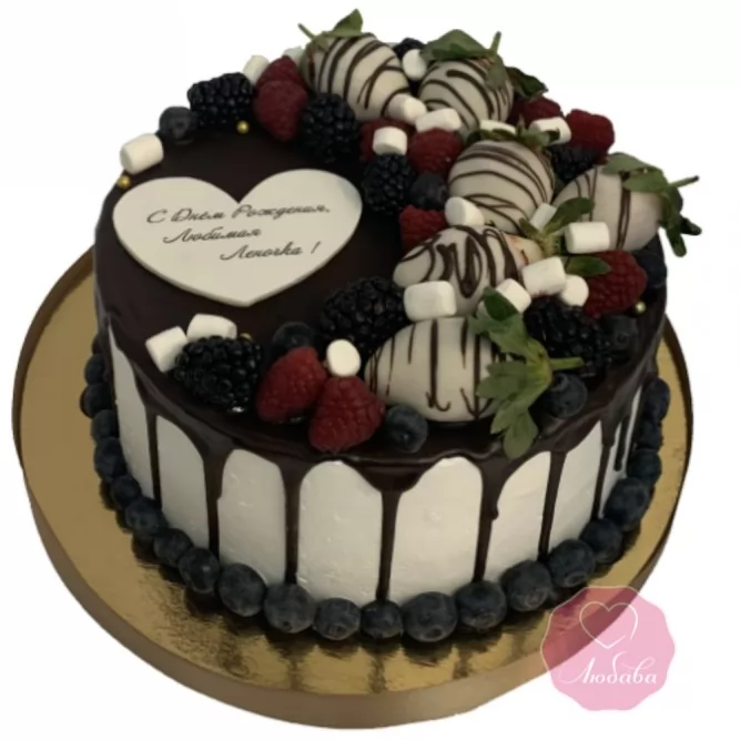 Торт без мастики с ягодами и шоколадом №2753