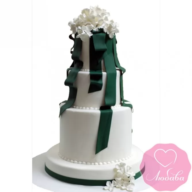 Торт свадебный с изумрудными лентами и цветами №2612
