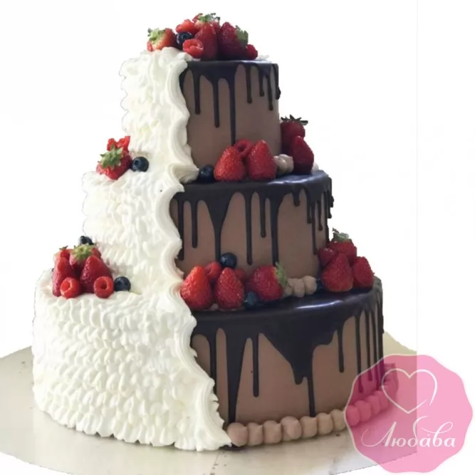 Торт свадебный два шоколада с ягодами №2615
